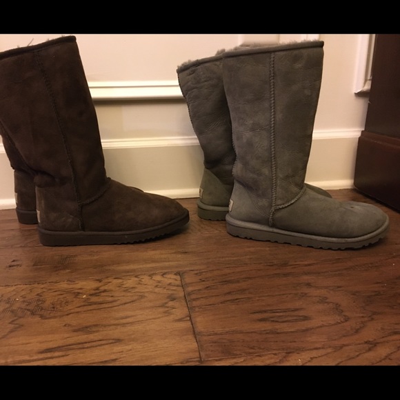 UGGS.. chocolate only - Picture 2 of 4